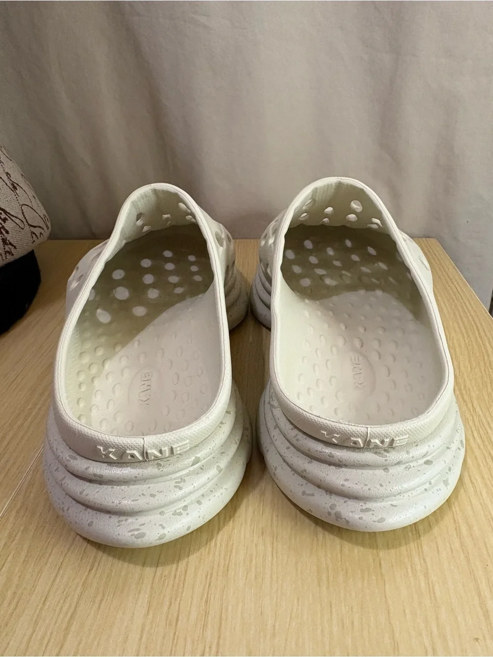 Kane Men’s  Cream Clogs Open Back. Size 8
